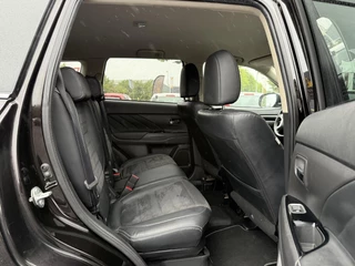 Mitsubishi Outlander Mitsubishi Outlander 2.0 PHEV Executive Edition Navi,Camera,Alcantara,Trekhaak,Stoelverkoeling,Stoelverwarming,Pdc V+A,Clima,Cruise,Dealer Onderhouden,Nieuwe Apk bij Aflevering - afbeelding nr 9