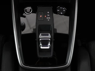 Audi A3 Audi A3 30 TFSI S edition | Carplay | Trekhaak | Sportstoelen | Navigatie | Virtual Cockpit | Half leder | Full LED | Climate control | Cruise control | Getint glas - afbeelding nr 13