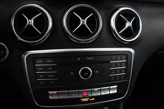 Mercedes-Benz A-Klasse Mercedes-Benz A-klasse 180 Urban | Stoelverwarming | Full LED |  Navigatie | Park Assist | Cruise control | Airco | Half leder | Sportstoelen - afbeelding nr 23