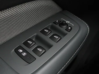 Volvo V60 Volvo V60 2.0 T8 Recharge AWD R-Design | Trekhaak |  Stoelverwarming | Camera | Harman/Kardon | Adaptive cruise | Memory | Carplay | Navigatie | 19'' lichtmetalen velgen - afbeelding nr 10