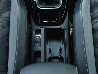 Volkswagen T-Roc Volkswagen T-Roc 1.5 TSI R-Line | DSG | PDC | Stoelverwarming | Carplay | Camera - afbeelding nr 40