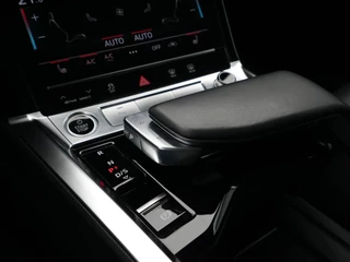 Audi e-tron Carplay Camera Headup Display Stoelverwarming - afbeelding nr 36