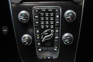 Volvo V40 Volvo V40 2.0 D3 Business Sport PANO| R DESIGN - afbeelding nr 27