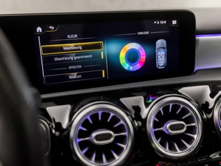 Mercedes-Benz A-Klasse 218Pk Automaat (SCHUIFDAK, APPLE CARPLAY, SFEERVERLICHTING, MEMORY SEATS, CAMERA, BURMESTER, LEDER/ALCANTARA, ADAPTIVE CRUISE, GETINT GLAS, NIEUWSTAT) - afbeelding nr 32
