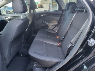 Ford Focus Ford Focus Wagon 1.5 Titanium Edition Eerste eigenaar Automatische airco Stoelver - afbeelding nr 14
