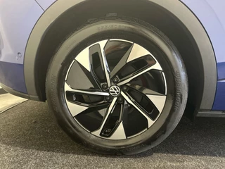 Volkswagen ID.5 Volkswagen ID.5 Pro Advantage 77 kWh | Zwart dak | Camera | 19 inch 