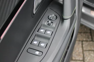 Peugeot 2008 Peugeot 2008 1.2 130PK AUTOMAAT GT PACK | NAVIGATIE | FULL LED KOPLAMPEN | DRAADLOZE APPLE CARPLAY/ANDROID AUTO | ADAPTIVE CRUISE CONTROL | CAMERA VOOR + ACHTER | CLIMATE CONTROL | LICHTMETALEN VELGEN 17