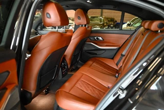 BMW 3 Serie BMW 3-serie 330i M-Sport Individual - Nappaleer - 360 Camera - Adaptive Cruise Control - Stuurverwarming - Keyless Entry - Schuifd - afbeelding nr 24