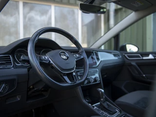 Volkswagen Golf Sportsvan | LED | Pano | Trekhaak wegklapb. | Park Assist | Voorruitverwarming | Camera achter | Winterpakket | Navi | ACC | Alarm | Spiegelpakket - afbeelding nr 3