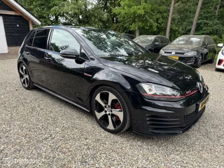 Volkswagen Golf Volkswagen Golf 2.0 TSI GTI Performance Automaat - afbeelding nr 2