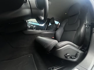Volvo V60 Volvo V60 2.0 T6 Plug-in hybrid AWD Plus Dark 350pk - afbeelding nr 3
