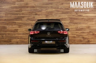 Volkswagen Golf Volkswagen Golf 1.5 eTSI R-Line|Trekhaak|Pano|Blackline|ACC| - afbeelding nr 11