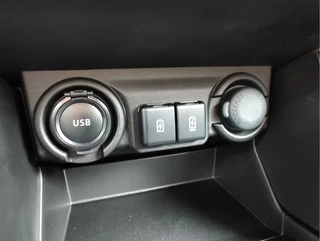 Suzuki Swift Suzuki Swift 1.2 STYLE SMART HYBRID AUTOM. | DEMO DEAL! | Garantie tot 2031! - afbeelding nr 19