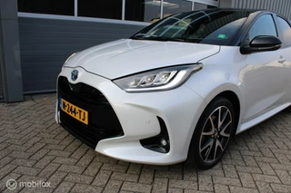 Toyota Yaris Toyota Yaris 1.5 Hybrid Executive | Panoramadak | JBL Sound | Trekhaak | Head Up | 17 Inch | Stuurverwarming. - afbeelding nr 12
