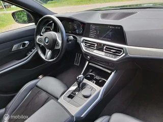 BMW 3 Serie BMW 3-serie Touring 330e M-Sport|Pano|Laser|Head-Up - afbeelding nr 28