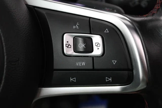 Volkswagen Polo Volkswagen Polo 2.0 TSI GTI (PANORAMADAK, NL-AUTO, NAVIGATIE, ACHTERUITRIJCAMERA, AUTOMAAT, CRUISE ADAPTIEF, PARKEERSENSOREN) - afbeelding nr 13