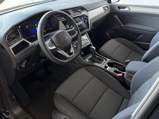 Volkswagen Touran Volkswagen Touran 1.5 TSI 150PK 7P CARPLAY NAVI CAMERA LED ELEK.KLEP VIR.COCKPIT DODE.HOEK DET. STOELVERW KEYLESS 7P 7PERS 10/2024 