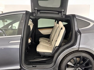 Tesla Model X (INCL-BTW) *7-PERS | AUTO-PILOT | FULL-LEATHER | NAVI-FULLMAP | FULL-LED | TOWBAR | AIR-SUSPENSION | DIGI-COCKPIT | KEYLESS | CAMERA | DAB+ | COMFORT-SEATS | AMBIENT-LIGHT | CARPLAY | 22''ALU - afbeelding nr 9