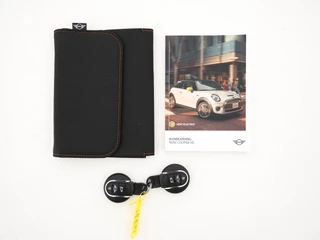 MINI Electric (INCL-BTW) *HEAD-UP | HARMAN/KARDON-AUDIO | LEATHER-ALCANTARA | MATRIX-LED | CAMERA | KEYLESS | NAVI-FULLMAP | DAB+ | ECC | HEATED-SPORT-SEATS | DIGI-COCKPIT | PDC | CRUISE | 17