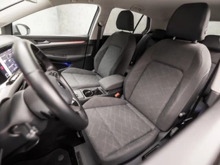 Volkswagen Golf Automaat (APPLE CARPLAY, GROOT NAVI, STUUR/STOELVERWARMING, GETINT GLAS, SPORTSTOELEN, PARKEERSENSOREN, ADAPTIVE CRUISE, DAB+, NIEUWE APK, NIEUWSTAAT) - afbeelding nr 14