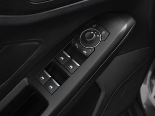 Ford Focus Ford Focus Wagon 1.0 EcoBoost Hybrid ST Line Navigatie Climate Control Led Dab Camera Parkeer sensoren Cruise Control Lichtmetalen velgen - afbeelding nr 12
