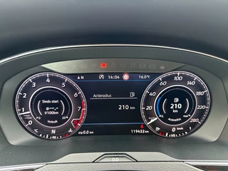 Volkswagen Arteon Volkswagen Arteon 1.5 TSI DSG7 Business R Pano / Keyless / Virtual - afbeelding nr 28