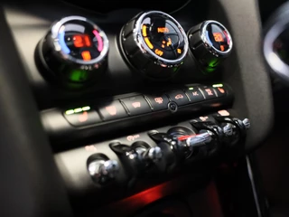 MINI Cooper Mini Mini 1.5 Cooper Chili 5 Deurs / AUT / Navi / Camera / Cruise Control / Open Pano / Led / Pdc / 17 Inch - afbeelding nr 19