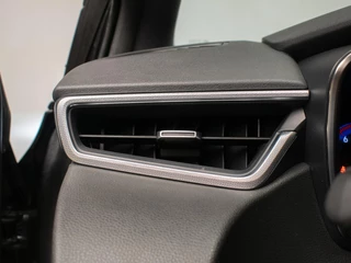 Toyota Corolla Touring Sports Toyota Corolla Touring Sports 1.8 Hybrid Business Plus Sport (APPLE CARPLAY,NAVI,CAMERA,CRUISE,CLIMATE,PDC,LED,DAB,SPORTSTOELEN) - afbeelding nr 20