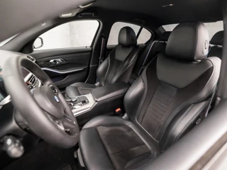 BMW 3 Serie BMW 3 Serie 320i M Sport 184Pk Automaat (APPLE CARPLAY, M PAKKET, GROOT NAVI, SFEERVERLICHTING, LEDER/ACANTARA, SPORTSTOELEN, GETINT GLAS, PARKEERSENSOREN, NIEUWE APK, NIEUWSTAAT) - afbeelding nr 13