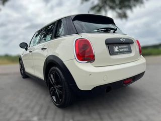 MINI One Mini 1.5 One First PARKEERSENSOREN / LMV / STOELVERWARMING / AIRCO - afbeelding nr 33