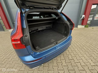 Volvo XC60 Volvo XC60 2.0 B4 R-design 190PK Pano.dak/H&K/Trekhaak/LED/ACC/Lane - afbeelding nr 5