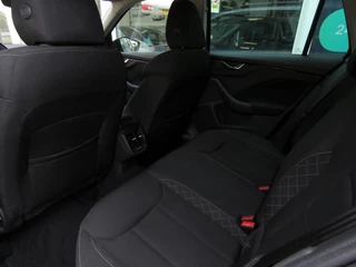 Škoda Kamiq Škoda Kamiq 1.0 TSI 110pk SPORT BNS / Camera / Stoelverw / Led / 18 Inch / Clima / BOVAG garantie - afbeelding nr 34