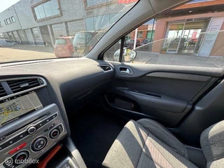 Citroën C4 Citroen C4 1.2 PureTech Feel 5 deurs  Navigatie , parkeerhulp voor en achter , Bleutooth , Climate - & Cruise controle , Trekhaak  1500kg trekgewicht .  1e eigenaar - afbeelding nr 29