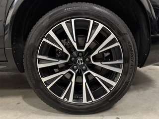 Volvo XC90 Volvo XC90 T8 Recharge AWD R-Design BLACK LONG RANGE PANO/TREKHAAK/HEAD-UP/MEMORY/H&K/CAMERA/ACC/PILOT-ASSIST/KEYLESS/LEER-SPORT/GOOGLE/PRIVACY/20