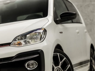 Volkswagen up! (STOELVERWARMING, BLUETOOTH, SFEERVERLICHTING, GETINT GLAS, SPORTSTOELEN, LM VELGEN, STUURWIEL MULTIFUNCTIONEEL, NIEUWE APK, NIEUWSTAAT) - afbeelding nr 29