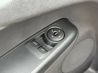 Ford Tourneo Courier Ford Tourneo Courier 1.0 Titanium - Panther Black - Navigatie/LMV/Clima - afbeelding nr 28