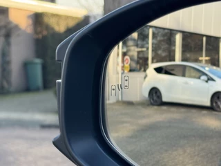 Toyota C-HR Dodenhoekdetectie, Navigatie, Parkeersensoren V + A , All-in Rijklaarprijs - afbeelding nr 26