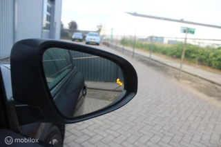 Toyota C-HR Toyota C-HR 1.8 Hybrid Dynamic 1e Eigenaar NL Auto | Parkeersensoren | Full Led. - afbeelding nr 24