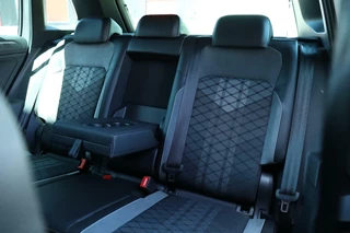 Volkswagen Tiguan Volkswagen Tiguan 1.5 TSI / 2x R-Line / Virtual Cockpit / Camera / Matrix LED / Trekhaak / 20