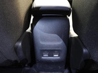 Peugeot 2008 Peugeot 2008 1.2 PureTech 130pk Automaat Allure | Navigatie | Apple Carplay/Android | Auto 360 camera | Parkeersensoren | Blind Spot Assist | Adaptive Cruise Control | Stoelverwarming | Getinte ramen | Climate Control - afbeelding nr 42