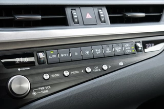 Lexus ES Lexus ES 300h Hybrid Business Line Automaat | Schuif / kantel dak | Alarm - afbeelding nr 29
