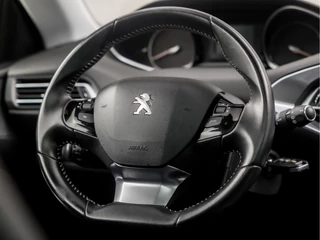 Peugeot 308 (PANORAMADAK, APPLE CARPLAY, GROOT NAVI, ADAPTIVE CRUISE, 360 CAMERA, LEDER, SPORTSTOELEN, GETINT GLAS, TREKHAAK, LANE ASSIST, NIEUWSTAAT) - afbeelding nr 18