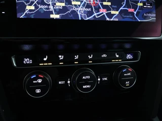 Volkswagen Passat Volkswagen Passat Variant 1.4 TSI ACT Highline Business R-LINE - afbeelding nr 25