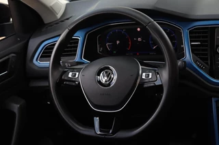 Volkswagen T-Roc Volkswagen T-Roc 1.5 TSI / PANODAK / VIRTUAL / DODEHOEK / ACC / CAMERA - afbeelding nr 20