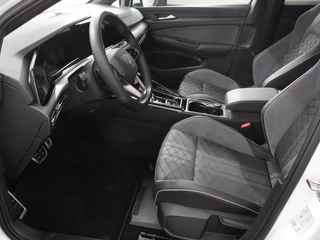 Volkswagen Golf Volkswagen Golf 1.5 eTSI 150pk DSG R-Line | Panorama dak | Navigatie | Apple Carplay/Android Auto | Climate Control | Camera | Dab | Extra Getint Glas | Adaptive Cruise Control | Virtual Cockpit | Lichtmetalen Velgen - afbeelding nr 9