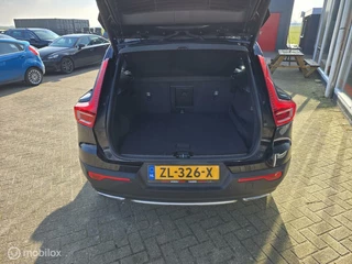 Volvo XC40 Volvo XC40 2.0 T4 Inscription Pano/Leder/H&K/19Inch/Winterpakket/NAP - afbeelding nr 9