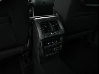 Volkswagen Tiguan *ADAPTIVE-CRUISE | NAVI-FULLMAP | KEYLESS | CAMERA | BLINDSPOT | COMFORT-SEATS | ECC | PDC | 17''ALU* - afbeelding nr 21