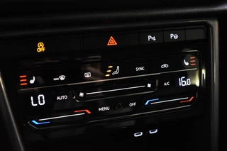 Volkswagen T-Roc Volkswagen T-Roc 1.5 TSI 150PK DSG STYLE VIRTUAL/CARPLAY/CAMERA - afbeelding nr 30