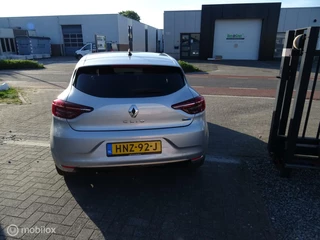 Renault Clio Renault Clio 1.6 E-Tech Hybrid 140 Luticia Intens Serie Limitee complete-auto - afbeelding nr 6