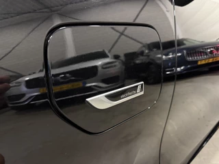 BMW 3 Serie BMW 3 Serie Touring 330e xDrive M-Sport PANO/LASER/360CAMERA/ADAPTIVE M-ONDERSTEL/ACC/LEER-ALCANTARA/19